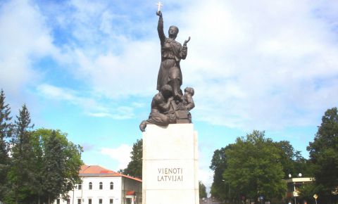 Памятник "Единой Латвии"