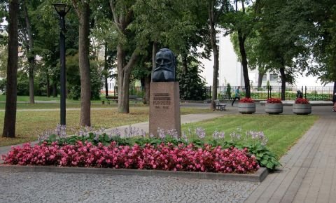 Бюст поэта Андрея Пумпурса
