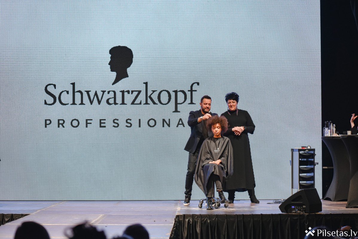 Schwarzkopf Professional prezentē jauno Essential Looks 2:2019 kolekciju “Radām rītdienas krāsas šodien”