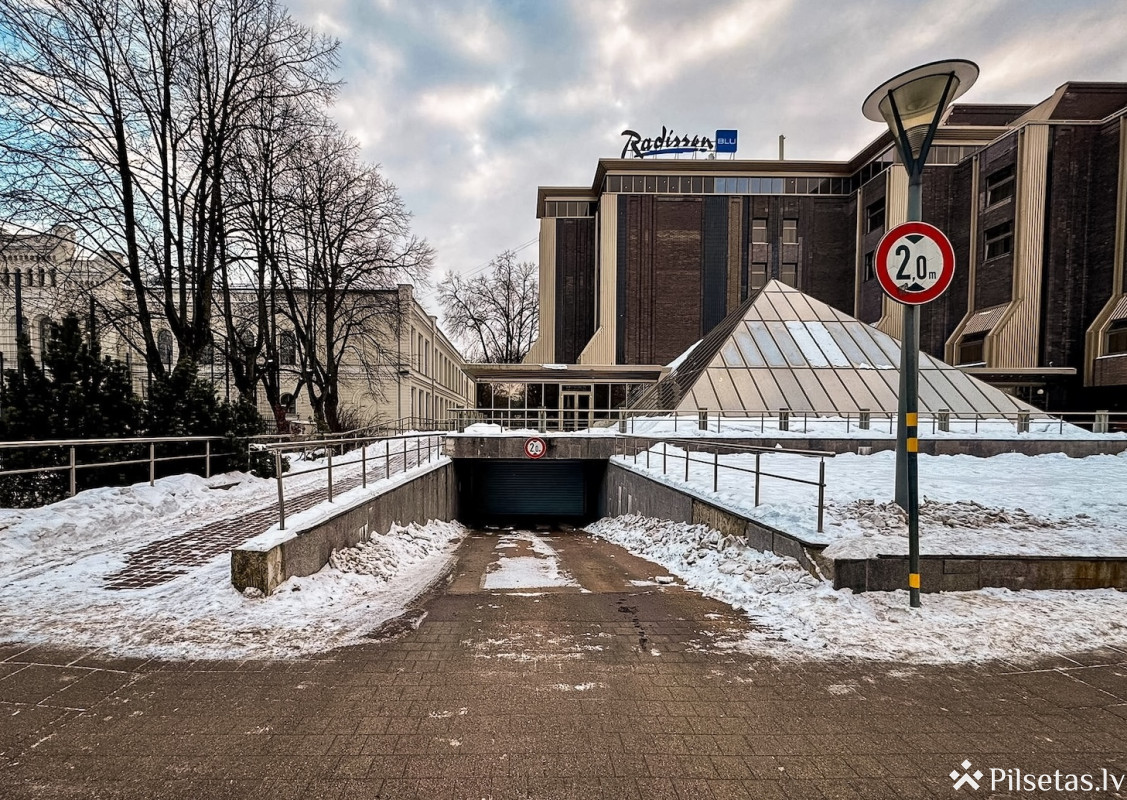 Snabb uzsāk autostāvvietu apsaimnieko&scaron;anu vēl trīs Radisson viesnīcās Rīgā