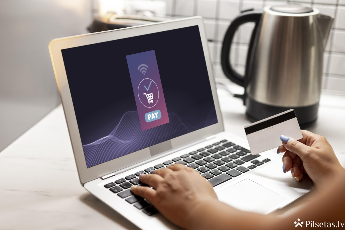 Dro&scaron;a apmaksa tie&scaron;saistē: ko pārbaudīt pirms pasūtījuma