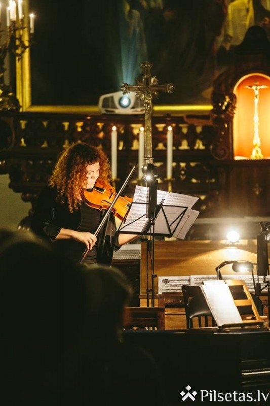 Bauskas pilī Collegium Musicum Riga solistu koncerts Heinrich Ignaz Franz von Biber "Rožukroņu sonātes"