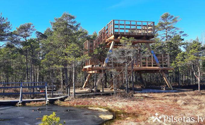 Niedrāju-Pilkas purvā uzbūvēta jauna skatu platforma