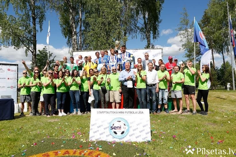 “Slokas” komanda sagādā pārsteigumu un triumfē minifutbola turnīrā cilvēkiem ar īpašām vajadzībām “Seni Cup 2016”