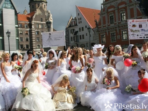 Парад невест в Риге