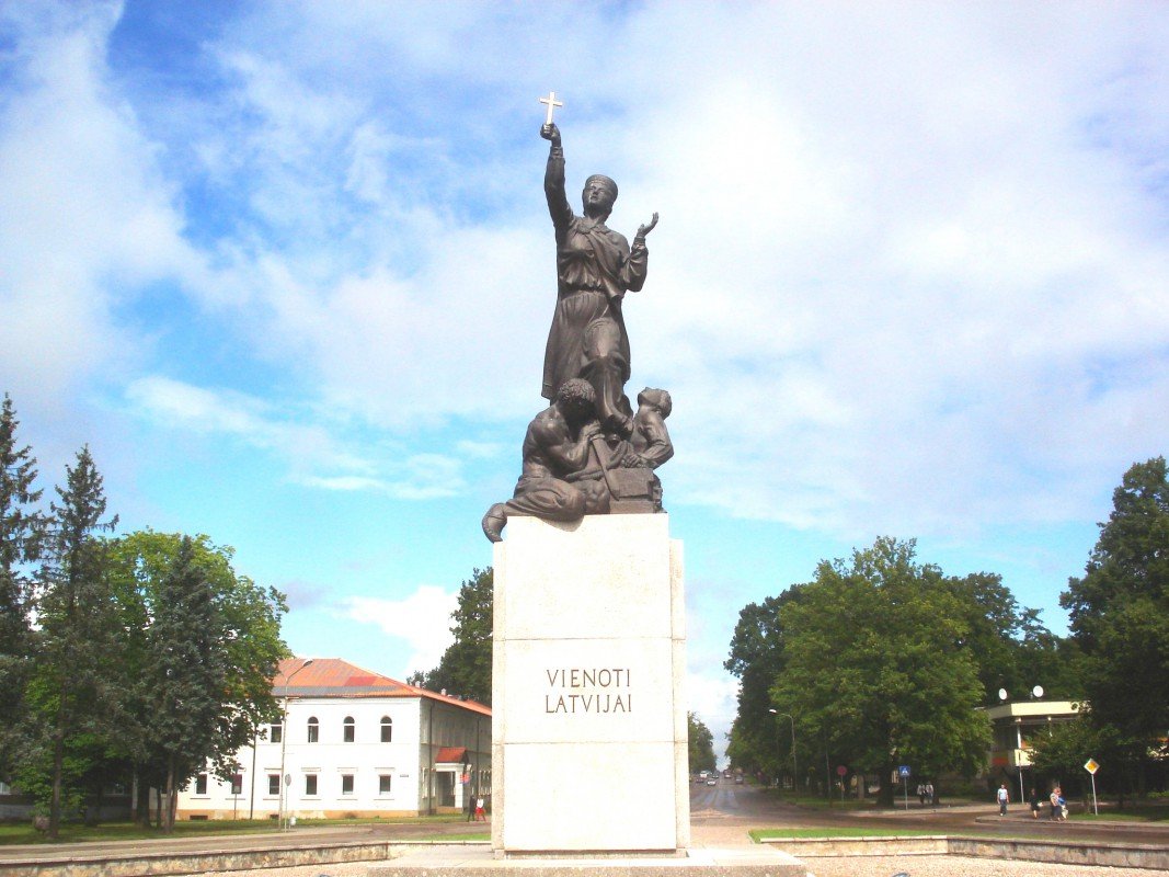 Piemineklis „Vienoti Latvijai”