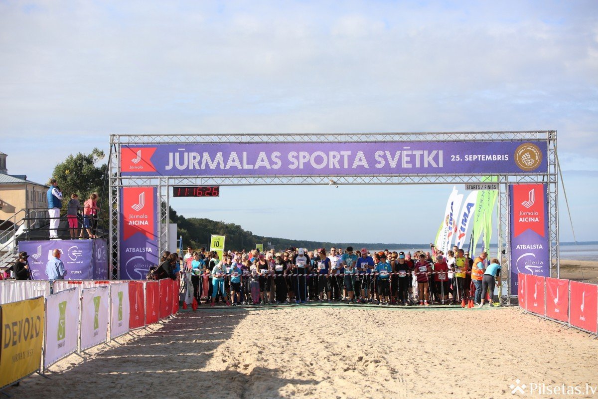 “Jūrmalas sporta svētkos” apbalvoti Latvijas ātrākie skrējēji un nūjotāji"