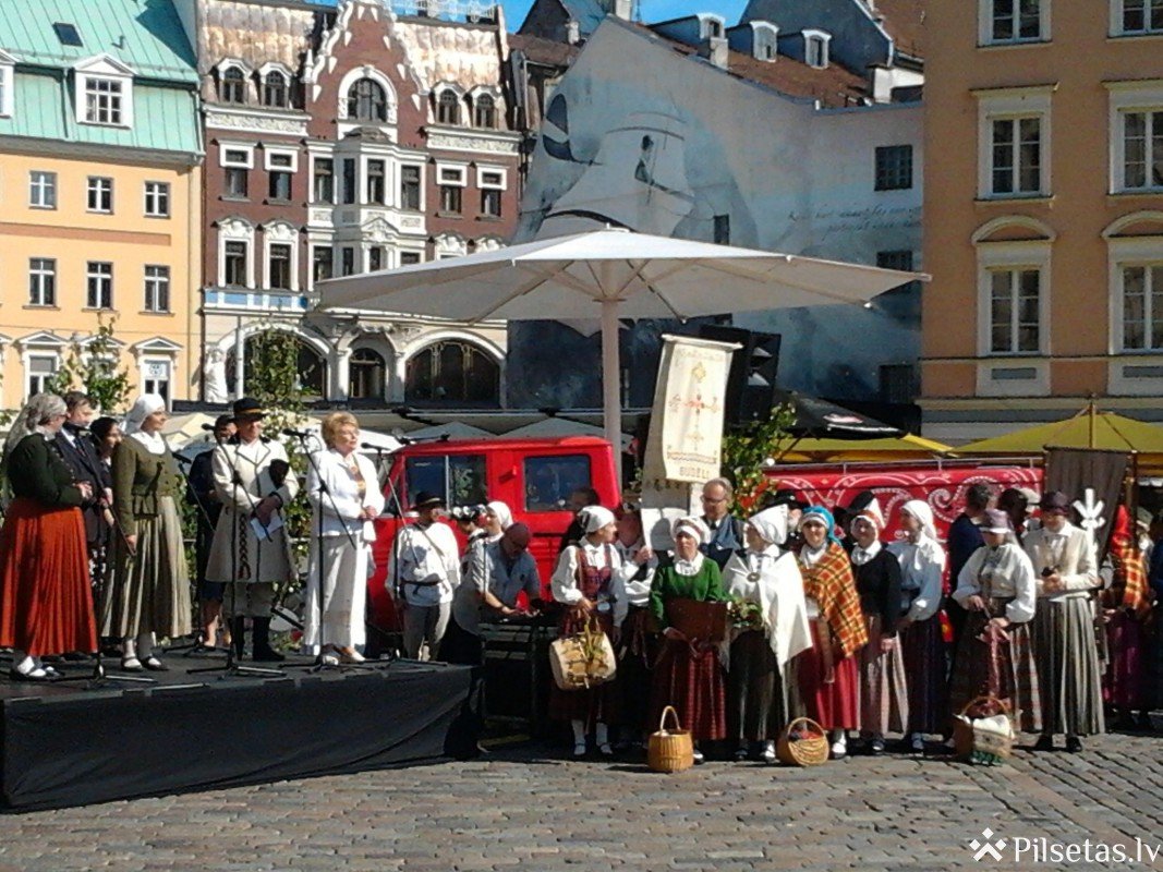 Izstādes ”Starptautiskais folkloras festivāls “Baltica” Latvijā jau desmito reizi” atklāšana