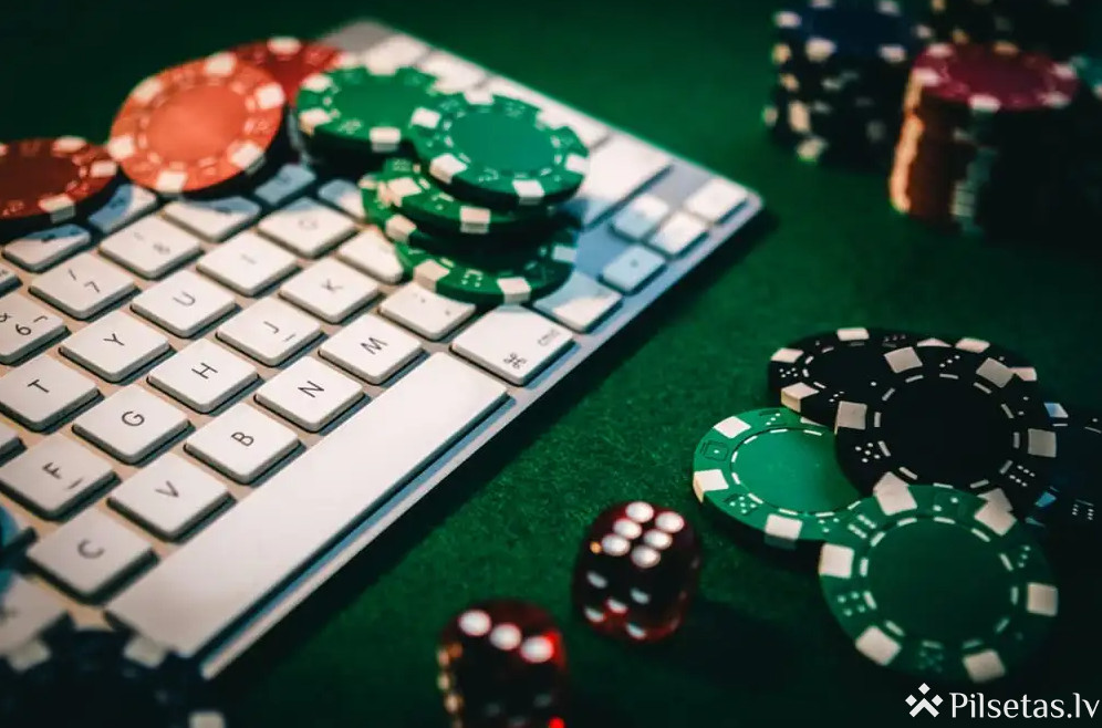 The Reasons Latvian Gamblers Prefer Internet Casinos over Land-Based Gambling