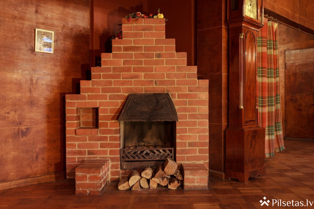 Readings in the Fireplace Hall and Opening of the Exhibition 'Earth. The Ploughman'