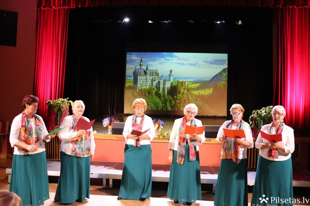 Ansambļa &ldquo;Vēju stundā&rdquo; 10 gadu jubilejas koncerts