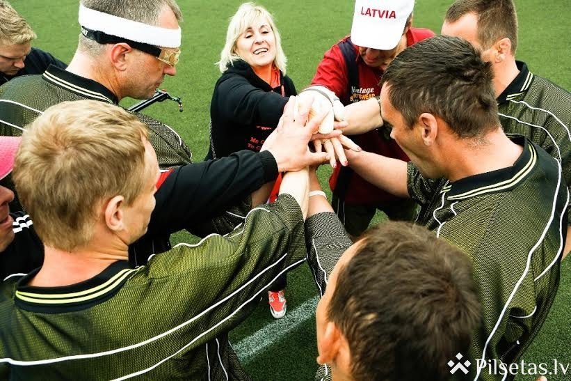 “Slokas” komanda sagādā pārsteigumu un triumfē minifutbola turnīrā cilvēkiem ar īpašām vajadzībām “Seni Cup 2016”