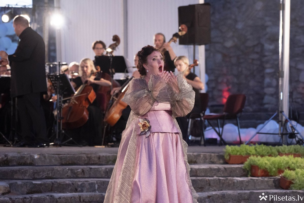 V Starptautiskais Operetes festivāls Ikšķilē – VIVAT! Koncerts | jaunie talanti